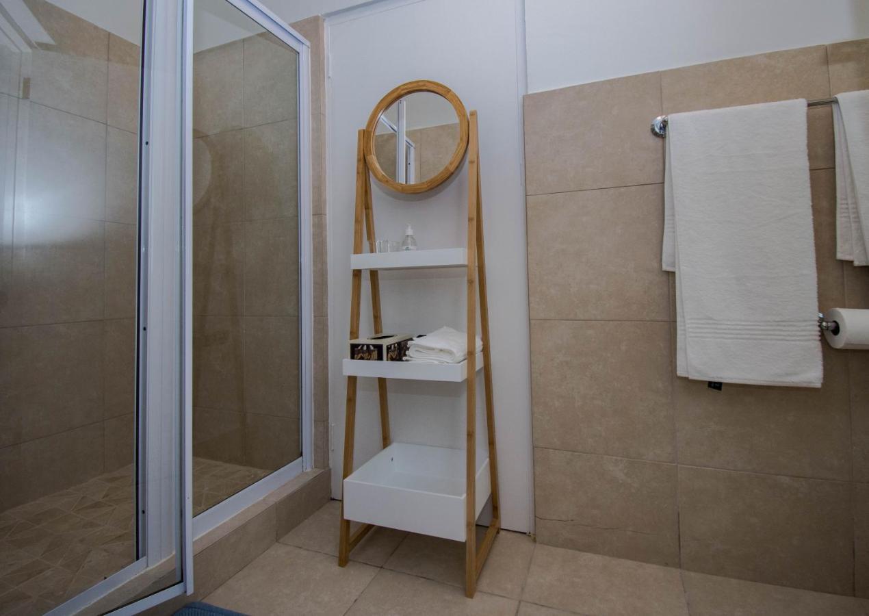 סומרסט ווסט Garden- Pool Flat With Solar Electricity מראה חיצוני תמונה